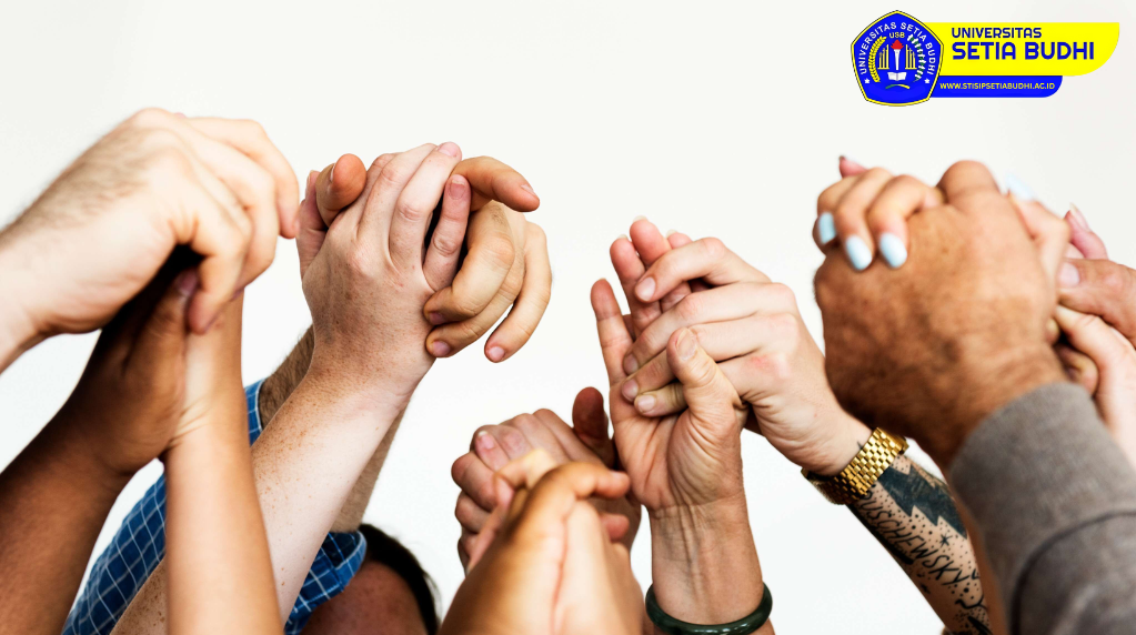 Solidaritas Sosial: Studi Tentang Solidaritas Sosial dalam Masyarakat Tradisional dan Modern