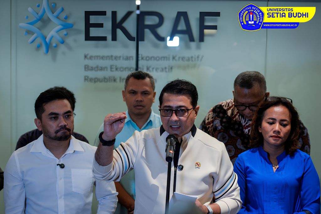Perlindungan Hukum Pekerja Platform Ekonomi: Gojek, Grab, Shopee Food